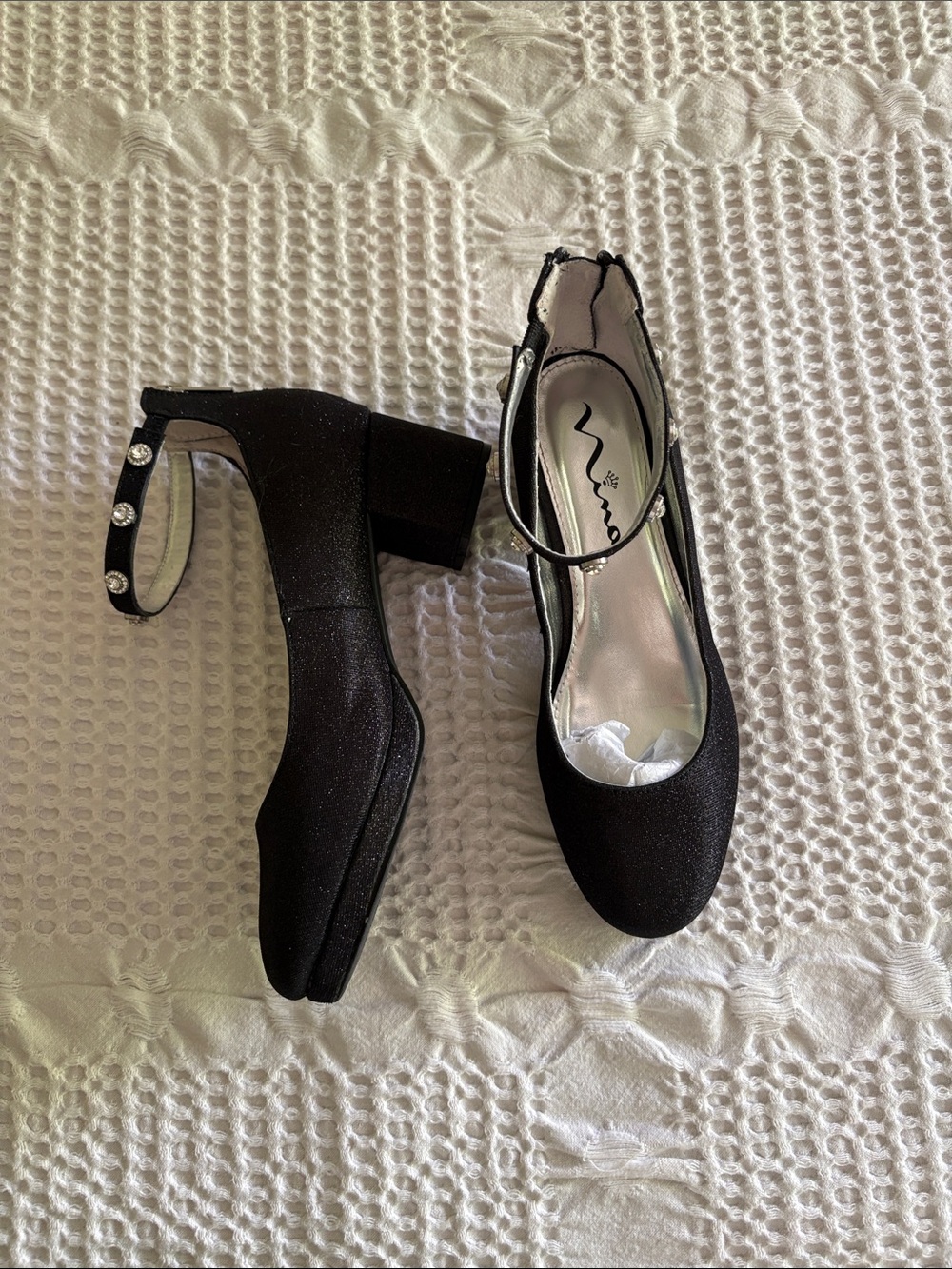 Nina Black youth dress shoes size 6M